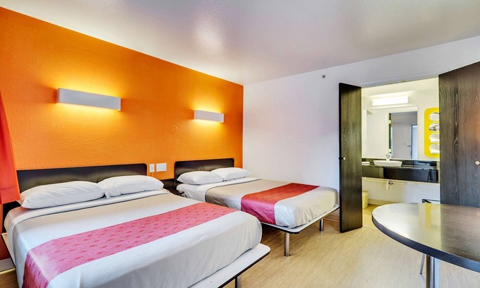 Pumphrey Hotel | Motel 6 Linthicum Heights, MD - BWI Airport