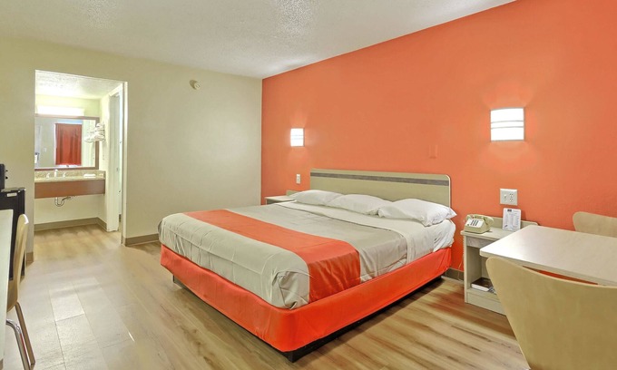 Maple Shade Hotel | Motel 6 Maple Shade Township, NJ - Philadelphia - Mt Laurel