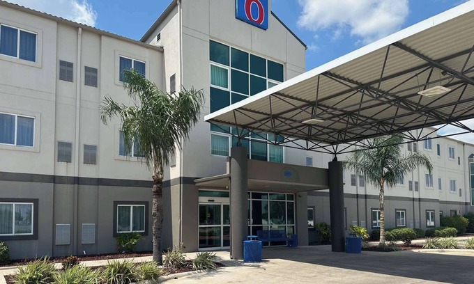 Mission Hotel | Motel 6 Mission, TX