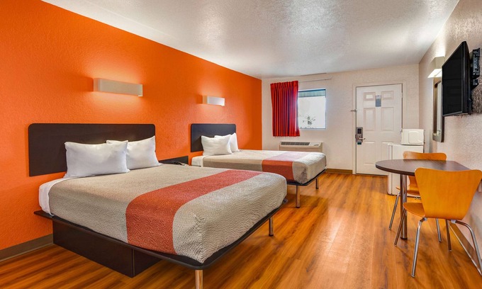 Moultrie Hotel | Motel 6 Moultrie, GA