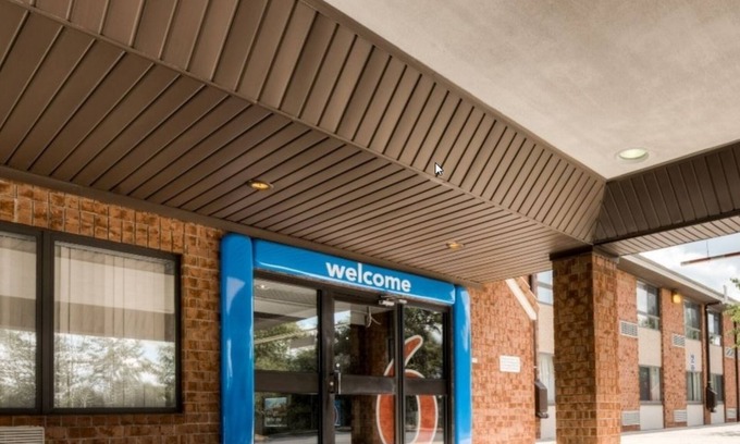Branford Hotel | Motel 6 New Haven - Branford, CT