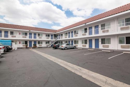 Norwalk Hotel | Motel 6-Norwalk, CA