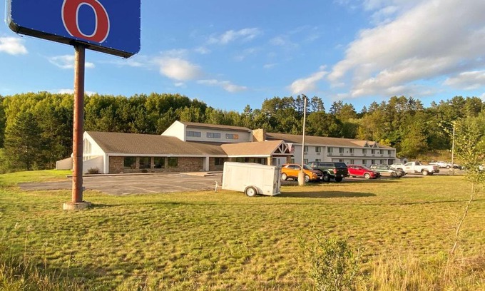 Norway Hotel | Motel 6 Norway MI