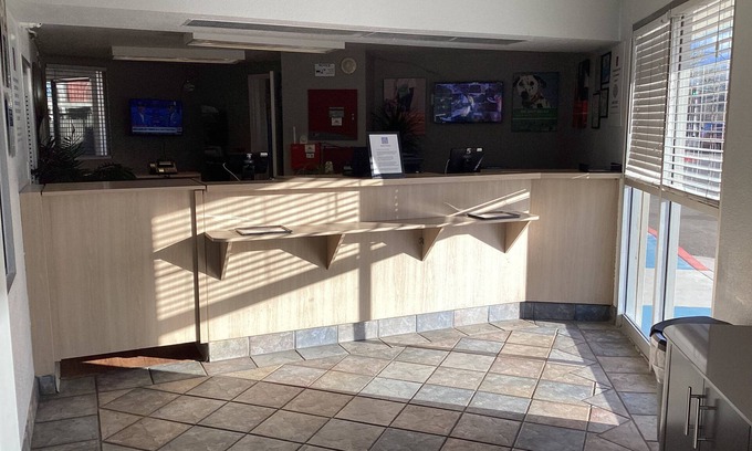 Northeast Reno Hotel | Motel 6 Reno, NV - Livestock Events Center