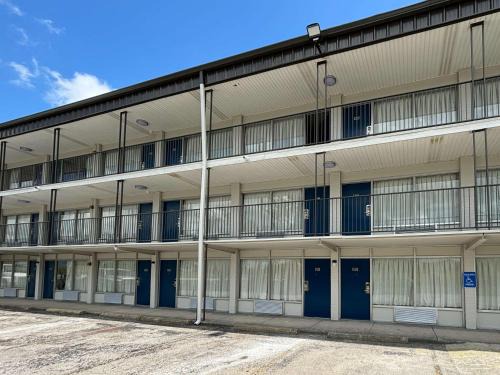 Richmond Hotel | Motel 6 Richmond, KY EKU Campus Area
