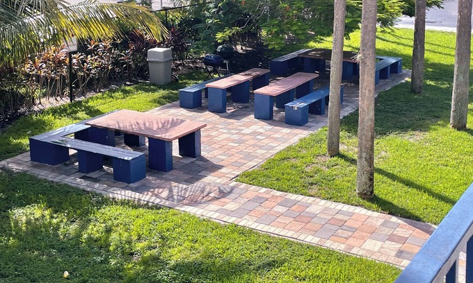 Riviera Beach Hotel | Motel 6 Riviera Beach, FL