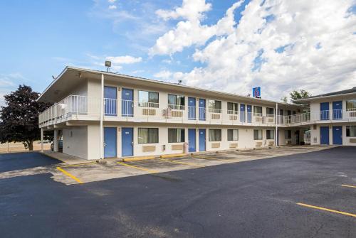Rochester Hotel | Motel 6-Rochester, MN