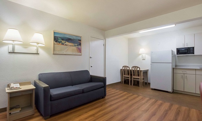 Rochester Hotel | Motel 6 Rochester, MN