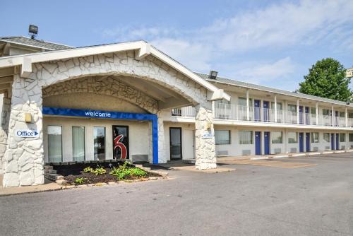 St. Joseph Hotel | Motel 6-Saint Joseph, MO