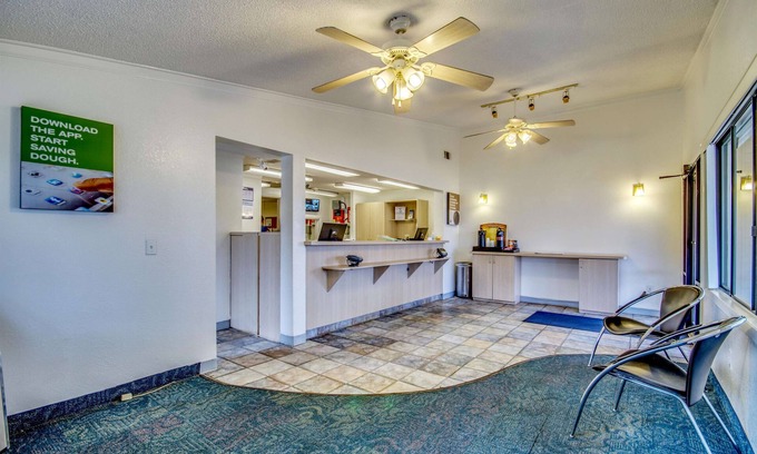 St. Joseph Hotel | Motel 6 Saint Joseph, MO