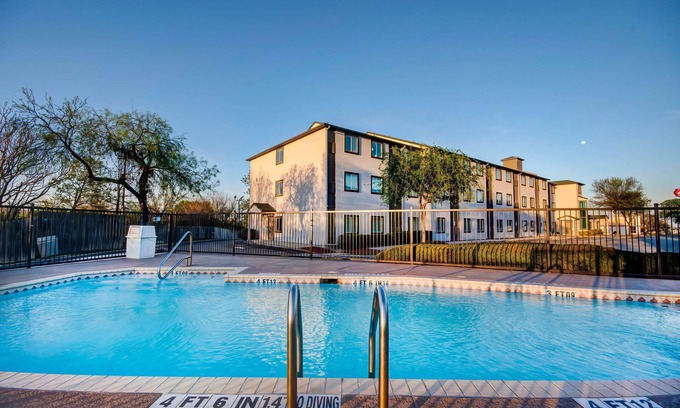 San Antonio Hotel | Motel 6 San Antonio, TX - Sea World North