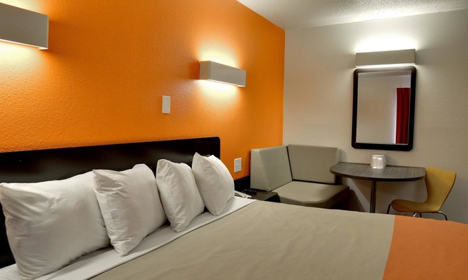 Southwyck Hotel | Motel 6 Toledo, OH