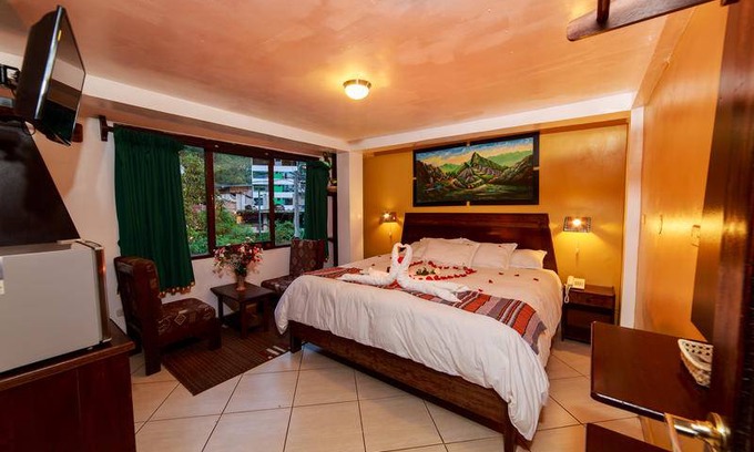 Aguas Calientes House | Motel ∙ 8 guests