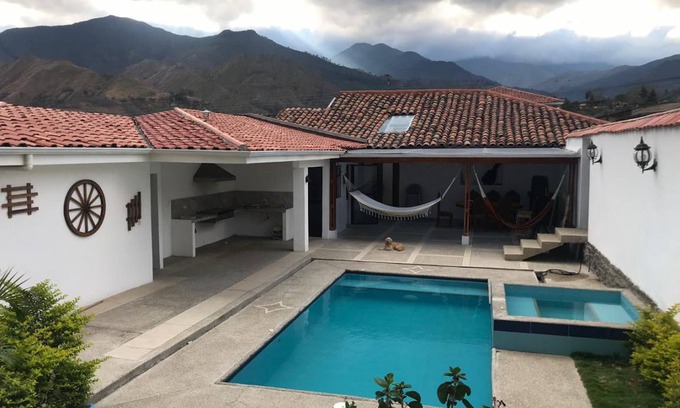 Vilcabamba House | Motel ∙ 8 guests
