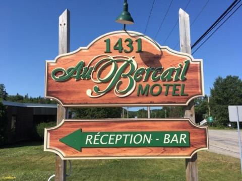 Temiscaming Hotel | Motel Au Bercail