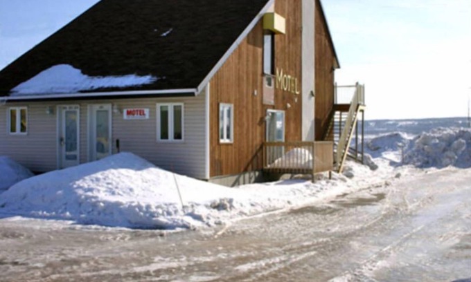 Ste Anne de Beaupre Hotel | Motel Bellevue