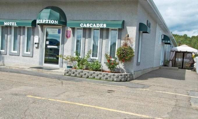 Baie-St-Paul Hotel | Motel Des Cascades : Economy Double Room