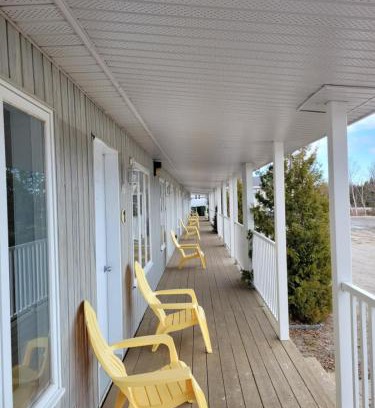 Grandes-Bergeronnes Hotel | Motel La Croisière