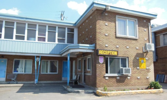 Saint-Laurent Hotel | Motel Pierre