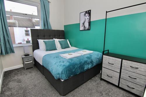 Coventry House | Mount Haven's Rest - Free Parking, Netflix & Private Back Garden