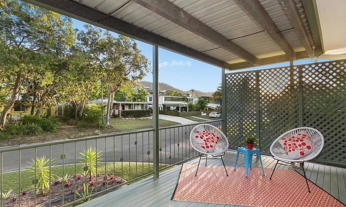 Mount Louisa House | Mount Louisa Renovated Family Home