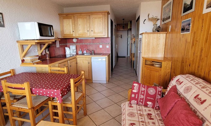 Saint-Michel-de-Chaillol Apartment | Mountain Studio for 4 with Balcony in Saint-Michel-de-Chaillol