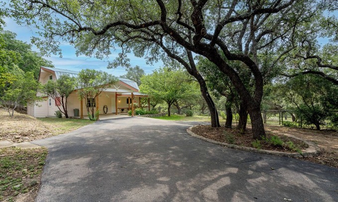 Canyon Lake Cabin | Mountain Breeze Cabin - 23 Acres