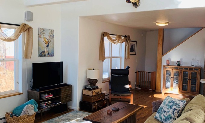 Clark House | Mountain Cabin with views, lakes, and high speed fiber optic internet