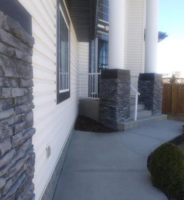 Valley Ridge House | Mountain Calm & Private Ensuite Hosted by Maureen