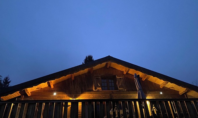 Saint-Dalmas Ski Chalet | Mountain chalet, close to ski slopes and sporting activities.