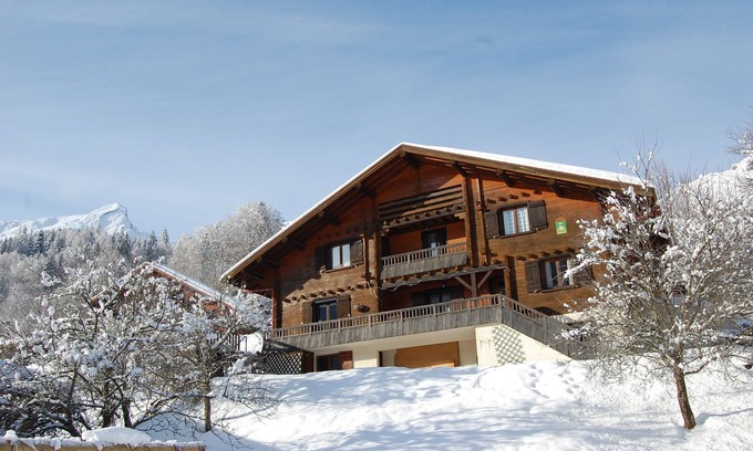 Les Clefs Ski Chalet | Mountain chalet, ideal for 2 people LA MAISON DES OISEAUX