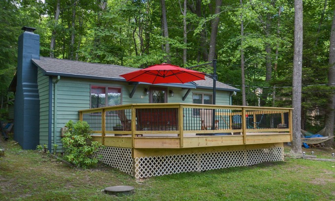 McHenry House | Mountain Escape | Pet Friendly, Dock, Near Wisp!