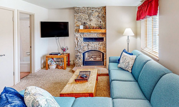 Steamboat Springs Condo | Mountain getaway with modern comforts- pool, hot tub & summer activities