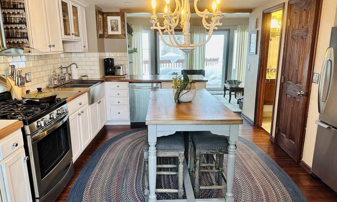 Park Meadows House | Mountain Getaway. Beautiful 3 bedroom, 2.5 bathrooms in Park City, UT.