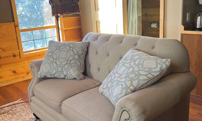 Baca Grande Apartment | Mountain Getaway Retreat - Cozy & Quiet Loft Apartment