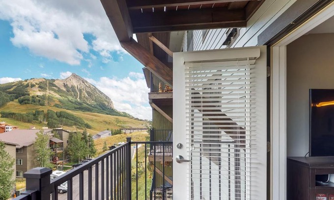 Crested Butte Apartment | Mountain Getaway