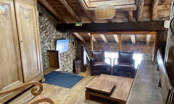 Fontrabiouse House | Mountain gîte for up to 13 people in Espousouille