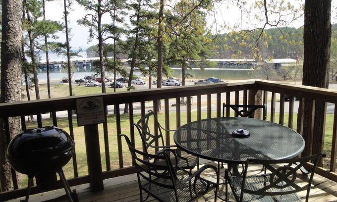 Mount Ida Cottage | Mountain Harbor Lodge cottage on Lake Ouachita by RedAwning