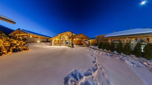 Razlog Villa | Mountain Hawk Park