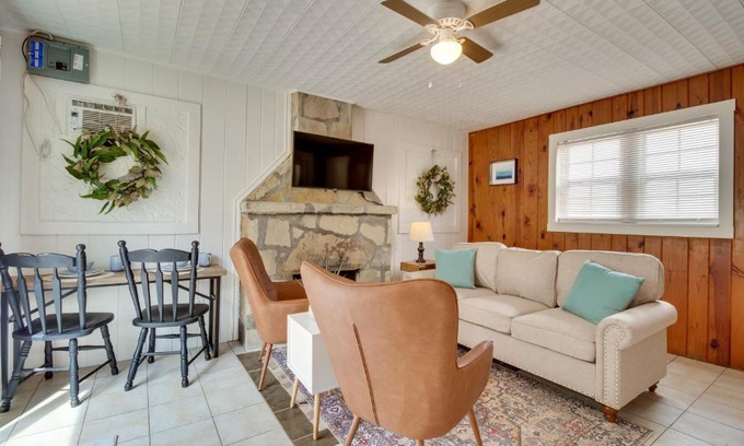 Mountain Home House | Mountain Home Cabin with Fire Pit Less Than 1 Mi to Lake!