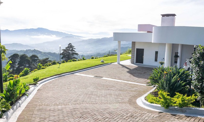 Aserri House | Mountain Home Overlooking The San Jose' Valley