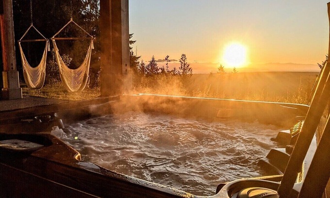 Regional District of Nanaimo Bed & Breakfast | Mountain House of Wonder