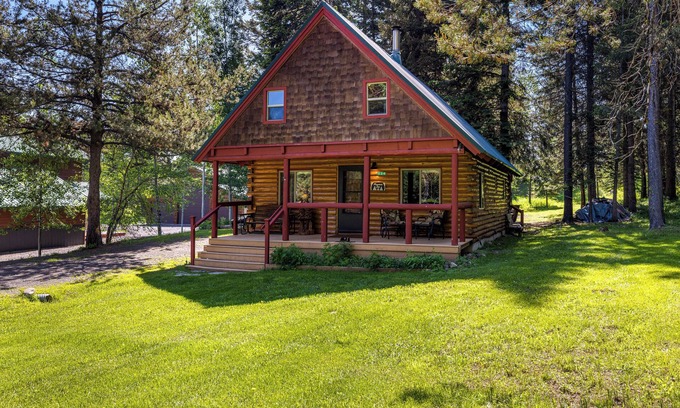 McCall House | Mountain Joy - Pet Friendly - Hot Tub - River access - Trail system - Yard games - Canoe