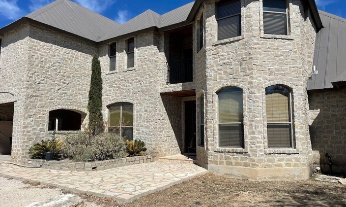 Sabinal House | Mountain Laurel Lodge @ Frio Select Rental Homes