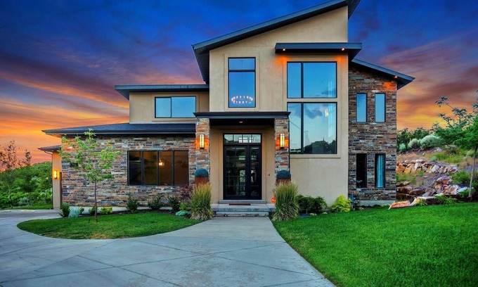 Draper House | Mountain Modern Getaway Award Winning