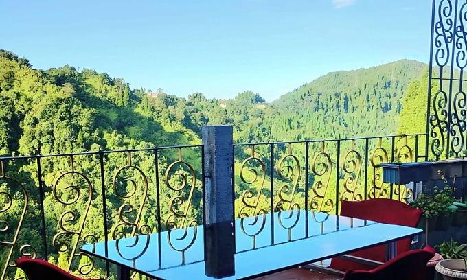 Darjeeling House | Mountain paradise homestay batasia loop
