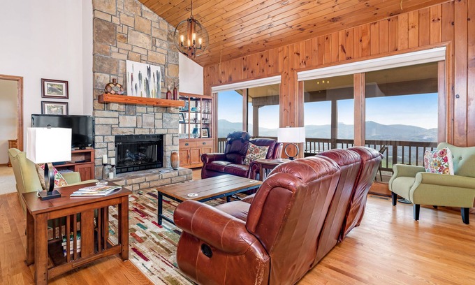 Banner Elk House | Mountain Perch Near Town W/Scenic Deck, Free WiFi, Full Kitchen & Fire Table