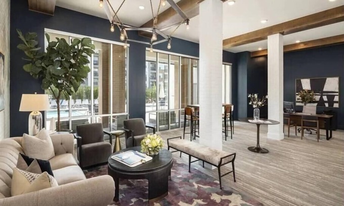 Draper Apartment | Mountain Retreat | Hot Tub | Gym | Pool | Central