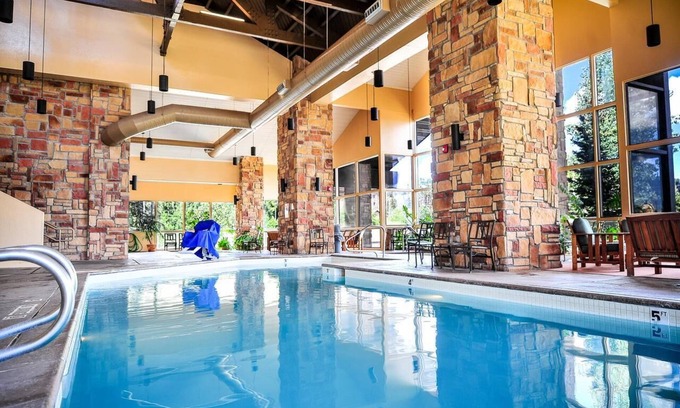 Brian Head Apartment | ✦Mountain Retreat✦Hot Tub✦Skiing and Snowboarding✦