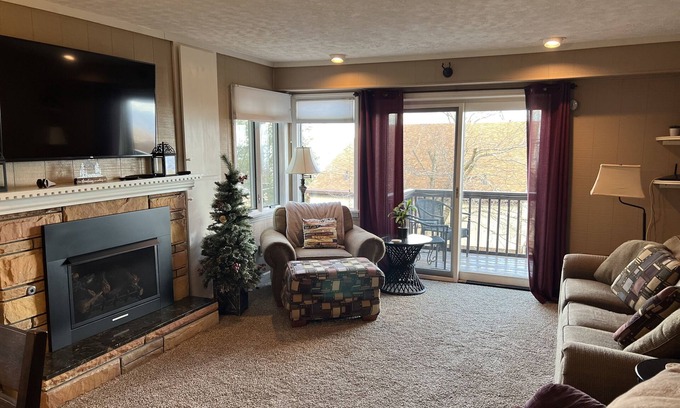 Beech Mountain Condo | Mountain Song - Villa with a View
